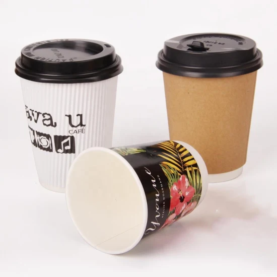 Tazze da caffè in carta compostabile isolata a doppia parete con logo personalizzato stampato per bevande calde