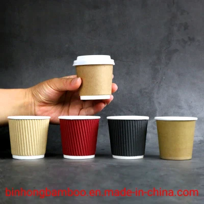 Bicchieri di carta compostabili.  Le tazze da caffè in schiuma isolante più vendute